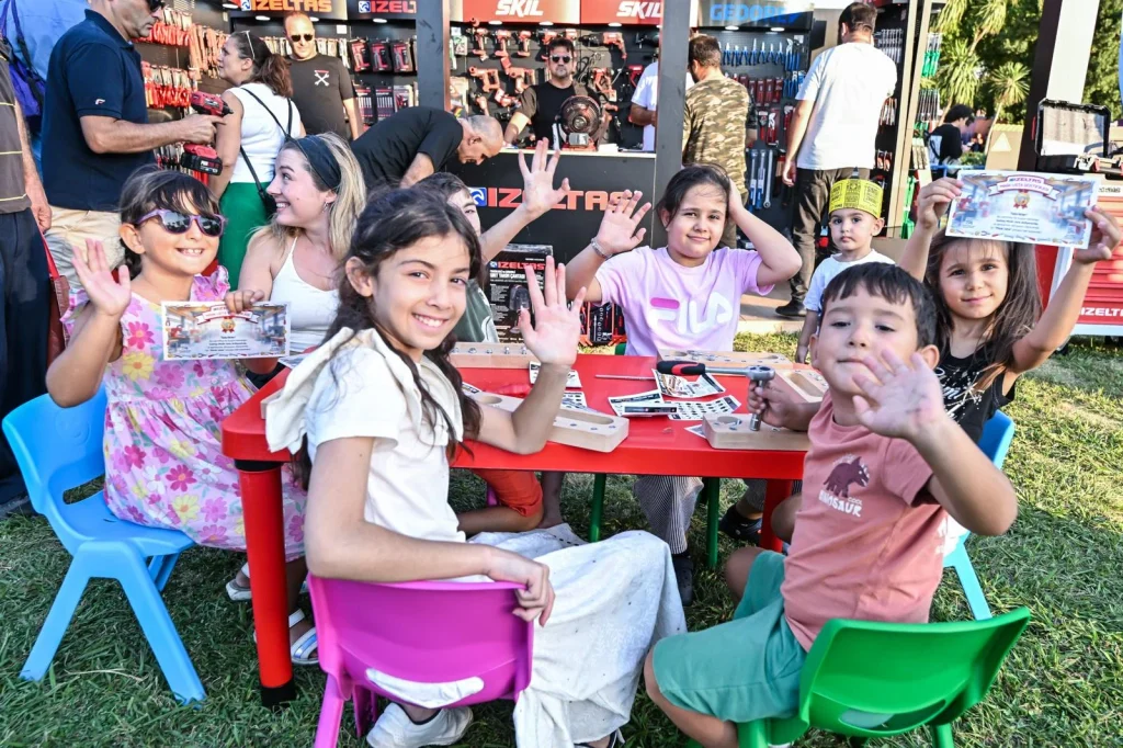 İzmir’de fuar coşkusu başladı: İEF’de kültür, sanat ve eğlence bir arada