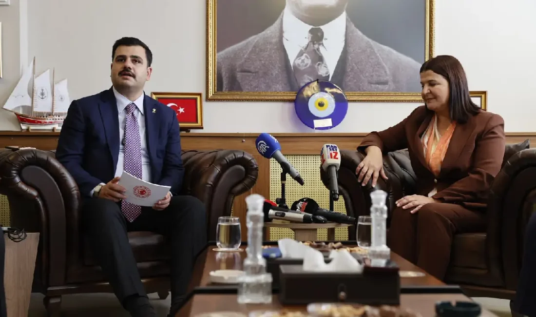 AK Parti Genel Sekreteri ve İzmir Milletvekili Eyyüp Kadir İnan,