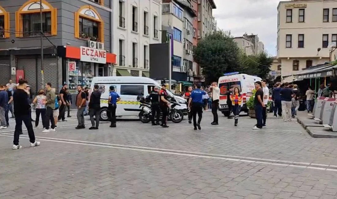 İstanbul Fatih’teki bir döviz bürosunda iş yeri sahibi ile müşteri