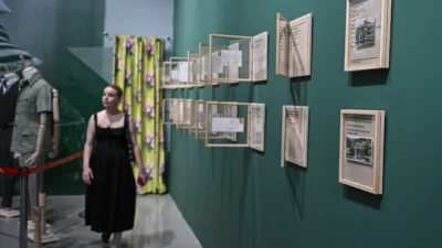 İZKİTAP’ı ziyaret etmek için Kültürpark’a gelen İzmirliler üç önemli sergiyi