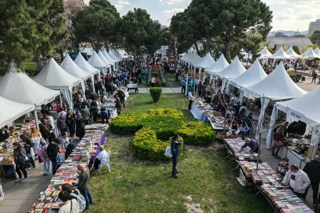 İZKİTAP sonbaharda Kültürpark’ta