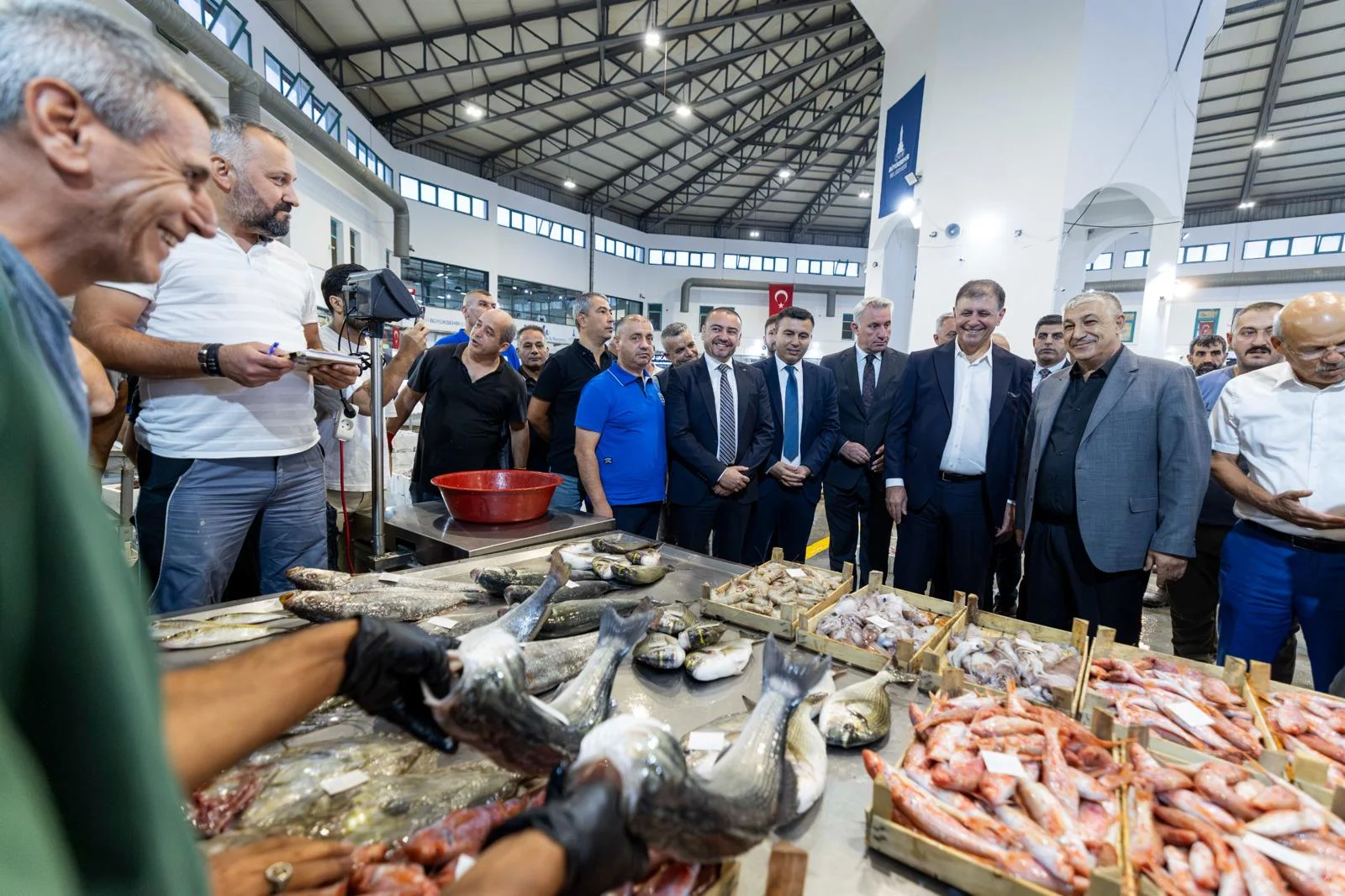 İzmirli balıkçılar dört aylık aranın ardından 1 Eylül itibarıyla “Vira