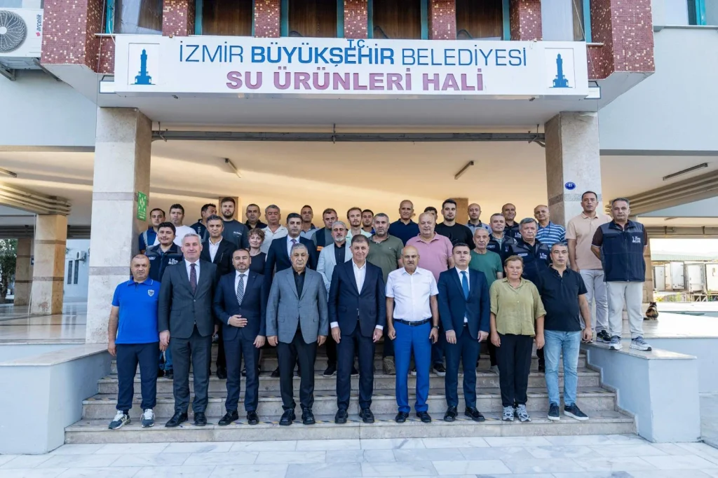 Başkan Tugay: Ekmeğini denizden çıkaranlara bereketli bir sezon diliyorum