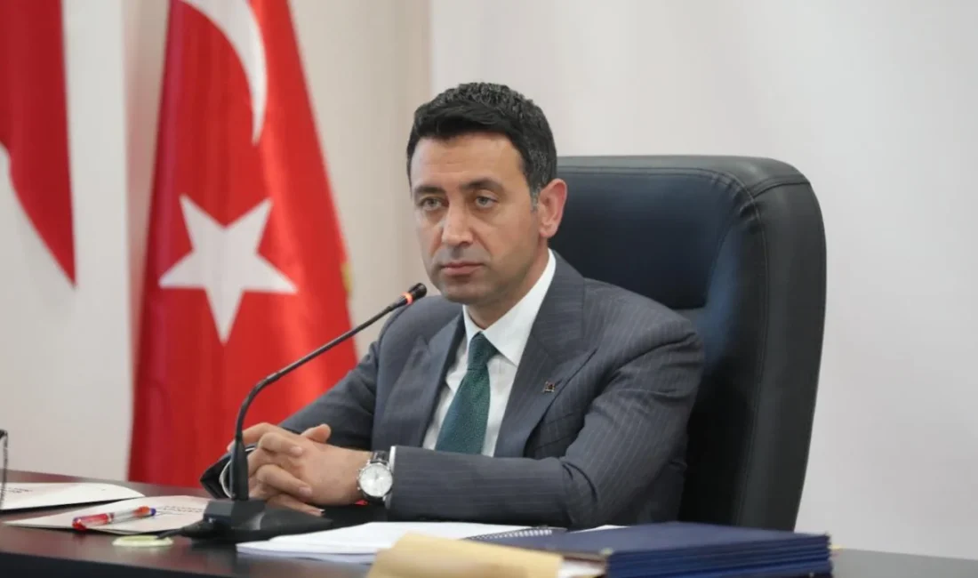 İzmir’de YENİ Parti’nin kuruluş sürecinin ardından Cumhuriyet Halk Partisi’nde başlayan
