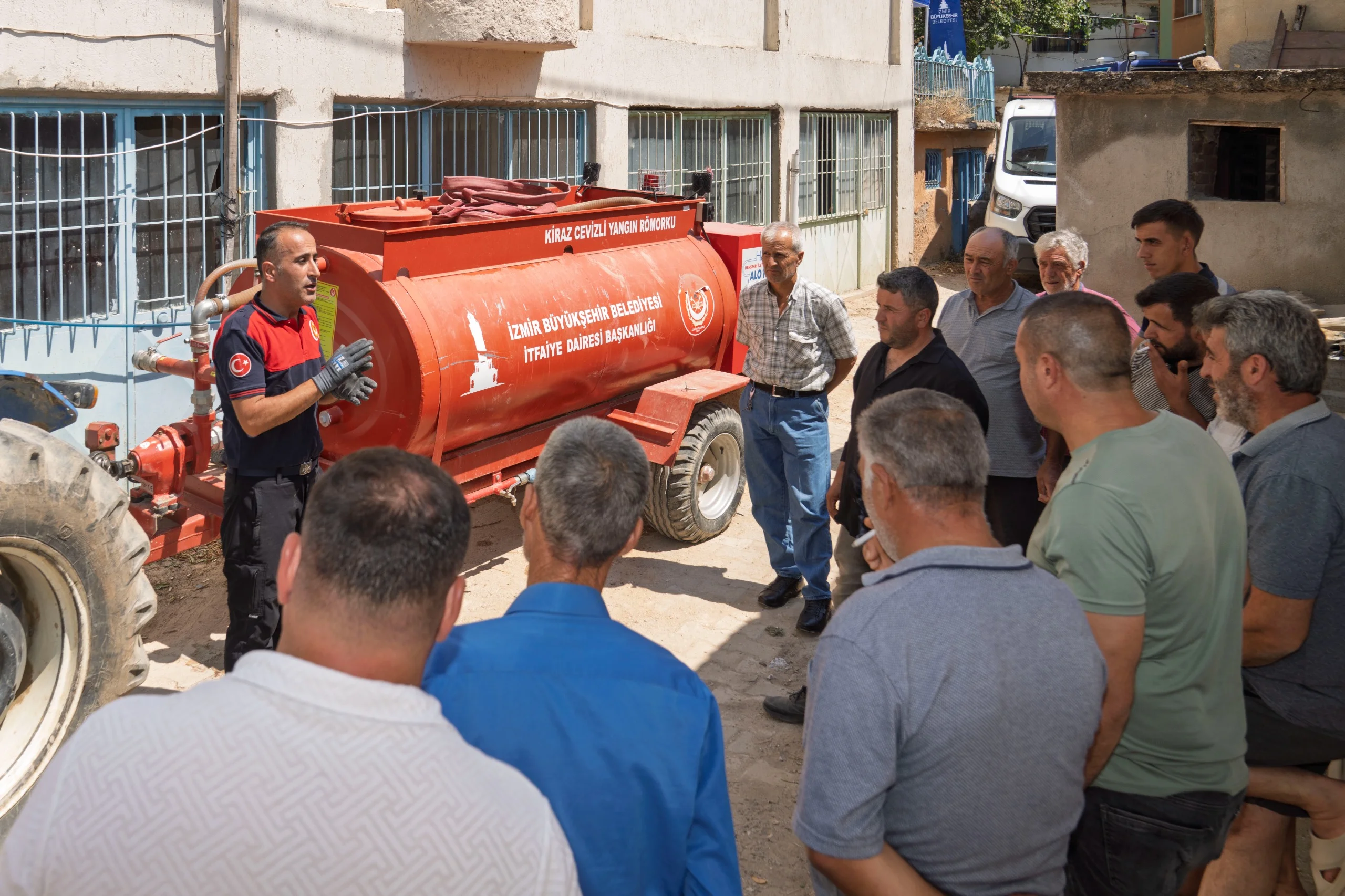 İzmir’in kırsal mahalleleri yangına karşı güçleniyor: Alevlere karşı 'Dirençli Köy' kalkanı!