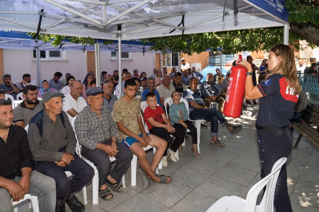 İzmir’in kırsal mahalleleri yangına karşı güçleniyor: Alevlere karşı 'Dirençli Köy' kalkanı!
