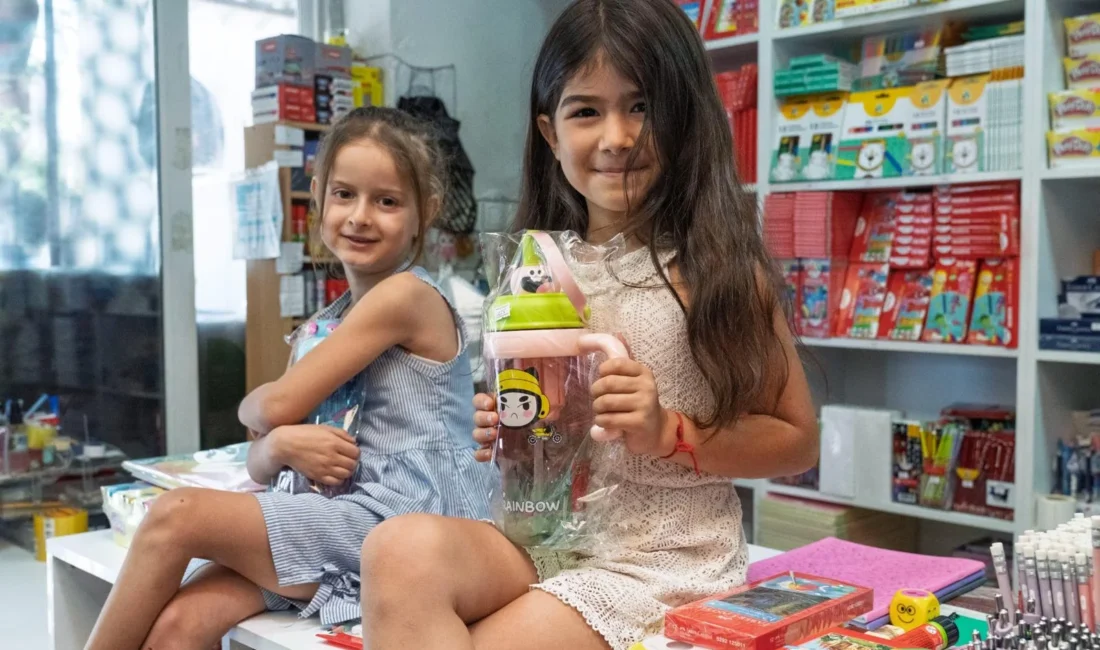 İzmirli veliler, İzmir Büyükşehir Belediyesi’nin 100 milyon TL’lik kırtasiye desteği