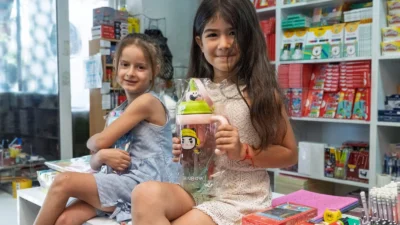 İzmirli veliler, İzmir Büyükşehir Belediyesi’nin 100 milyon TL’lik kırtasiye desteği