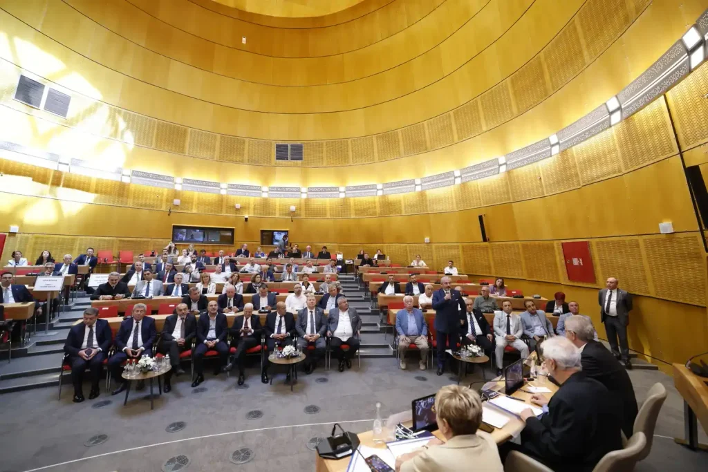 İzmir Oda ve Borsaları seçimlerden önce son kez bir araya geldi: 6 başkandan veda kararı 5 İzmir Oda ve Borsaları seçimlerden önce son kez bir araya geldi: 6 başkandan veda kararı