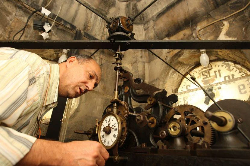 Saat Kulesi 125 yıldır kentin kalbinde tıkır tıkır çalışıyor