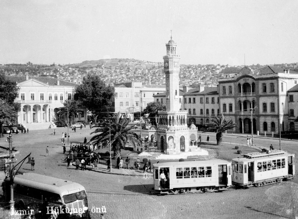 Saat Kulesi 125 yıldır kentin kalbinde tıkır tıkır çalışıyor