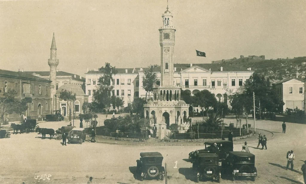 Saat Kulesi 125 yıldır kentin kalbinde tıkır tıkır çalışıyor