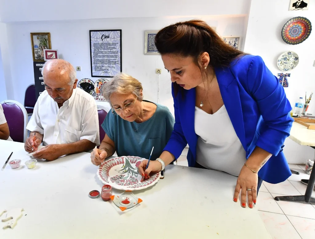 İzmir’de sağlıklı yaşam için binlerce kişiye destek