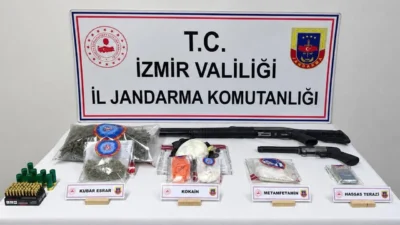 İzmir'in Bayındır ilçesinde jandarma ekiplerince belirlenen adreslere düzenlenen uyuşturucu operasyonunda