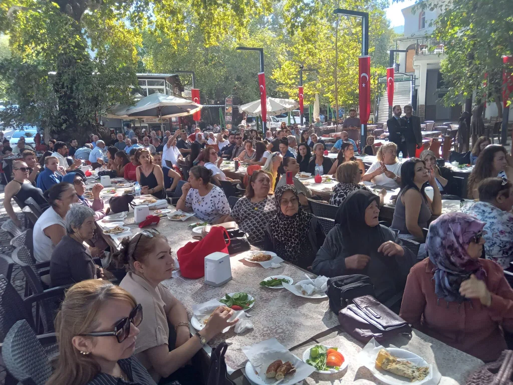 Kılıçdaroğlu'ndan Buca'da üreticiye söz: "Bunlar için mücadele edeceğim"