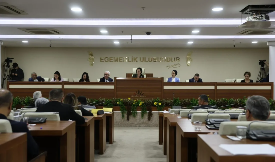 Karabağlar Belediyesi Eylül Ayı Olağan Meclis Toplantısı'nda Başkan Helil Kınay,
