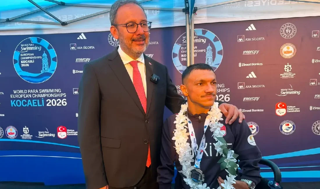 Önceki dönem Gençlik ve Spor Bakanı, AK Parti İzmir Milletvekili,