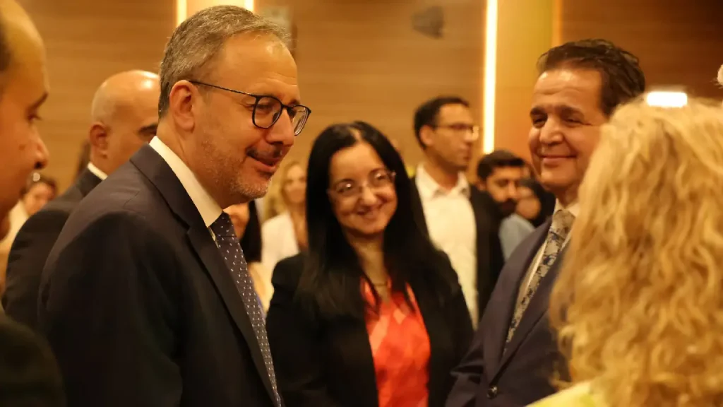 Kasapoğlu: “İzmir’de nadir hastalıklar ve otizm için uluslararası bir merkez hedefliyoruz” 3 Kasapoğlu: “İzmir’de nadir hastalıklar ve otizm için uluslararası bir merkez hedefliyoruz”