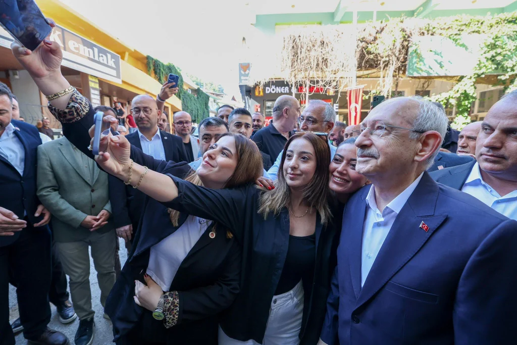 Kılıçdaroğlu'ndan Buca'da üreticiye söz: "Bunlar için mücadele edeceğim" 5 Kılıçdaroğlu'ndan Buca'da üreticiye söz: "Bunlar için mücadele edeceğim"