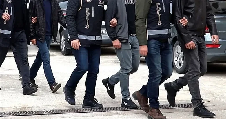 İzmir'in Kemalpaşa ilçesinde, 29 yaşındaki N.M.'nin evde darbedilerek cinsel saldırıya