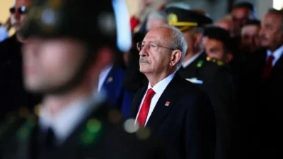 Cumhuriyet Halk Partisi'nin 103'üncü kuruluş yıl dönümü dolayısıyla beraberindeki heyetle