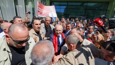 Yargı kararıyla yeniden CHP Genel Başkanlığı koltuğuna oturan Kemal Kılıçdaroğlu,