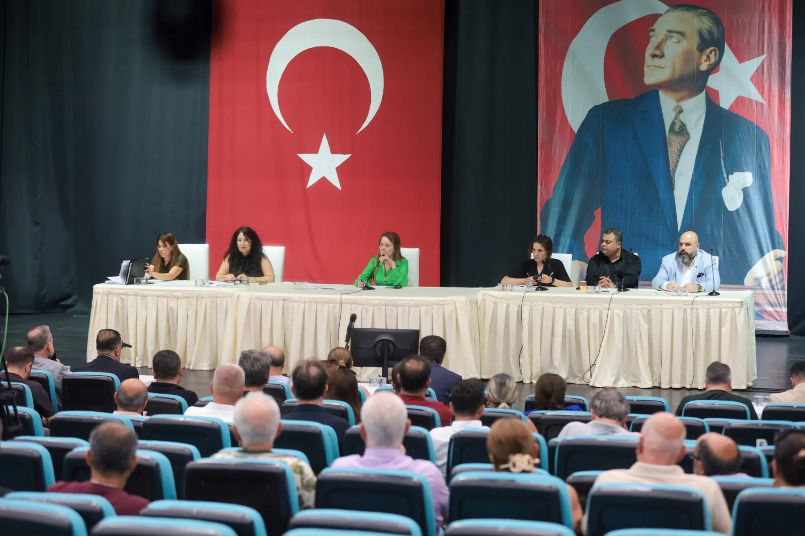 Konak'ta itiraf gibi sözler: “Ayakta duracak yer olmayacak”