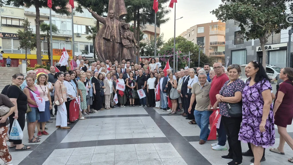 Çağatay Güç Balçova ilçe binası açılışında 1 Çağatay Güç Balçova ilçe binası açılışında