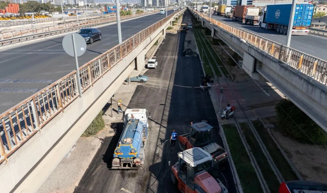 İZSU Genel Müdürlüğü’nün Liman Caddesi’nde yürüttüğü altyapı çalışmasının ilk etabı