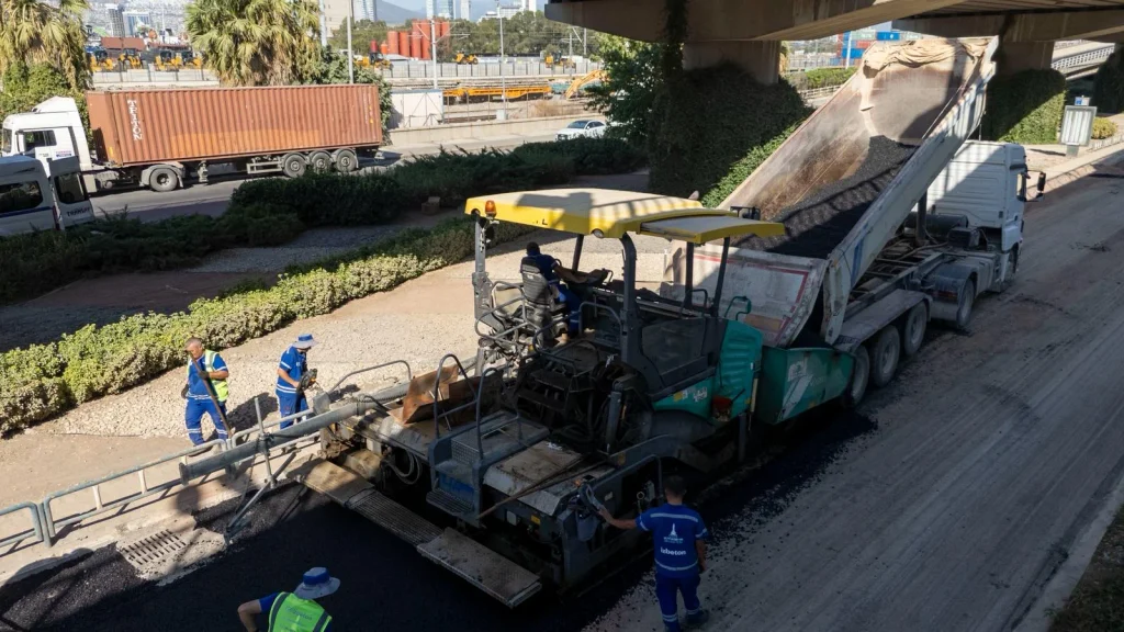 3 aylık çile 1 ayda bitti: Liman Caddesi trafiğe açıldı! 3 3 aylık çile 1 ayda bitti: Liman Caddesi trafiğe açıldı!