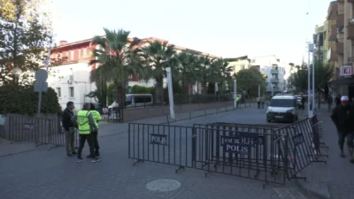 Manisa’nın Turgutlu ilçesinde 11 öğrencinin yaralanmasıyla sonuçlanan lise önündeki silahlı
