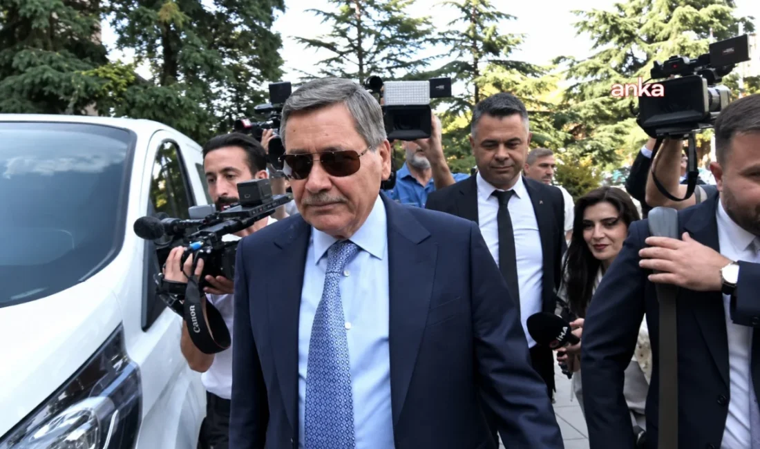 Eski Ankara Büyükşehir Belediye Başkanı Melih Gökçek, ailesinin Almanya ve