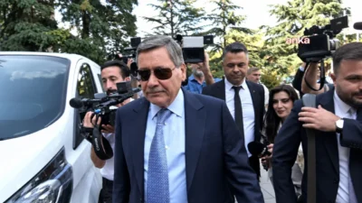 Eski Ankara Büyükşehir Belediye Başkanı Melih Gökçek, ailesinin Almanya ve