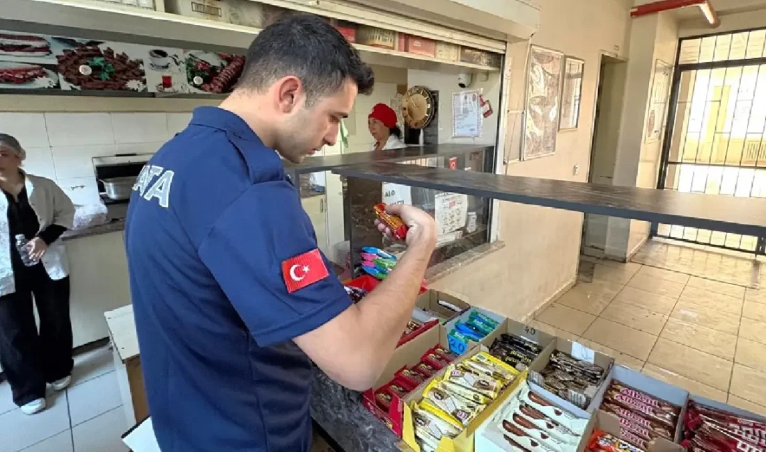 Menderes Belediyesi, Zabıta ekipleriyle okul kantinlerini denetledi.