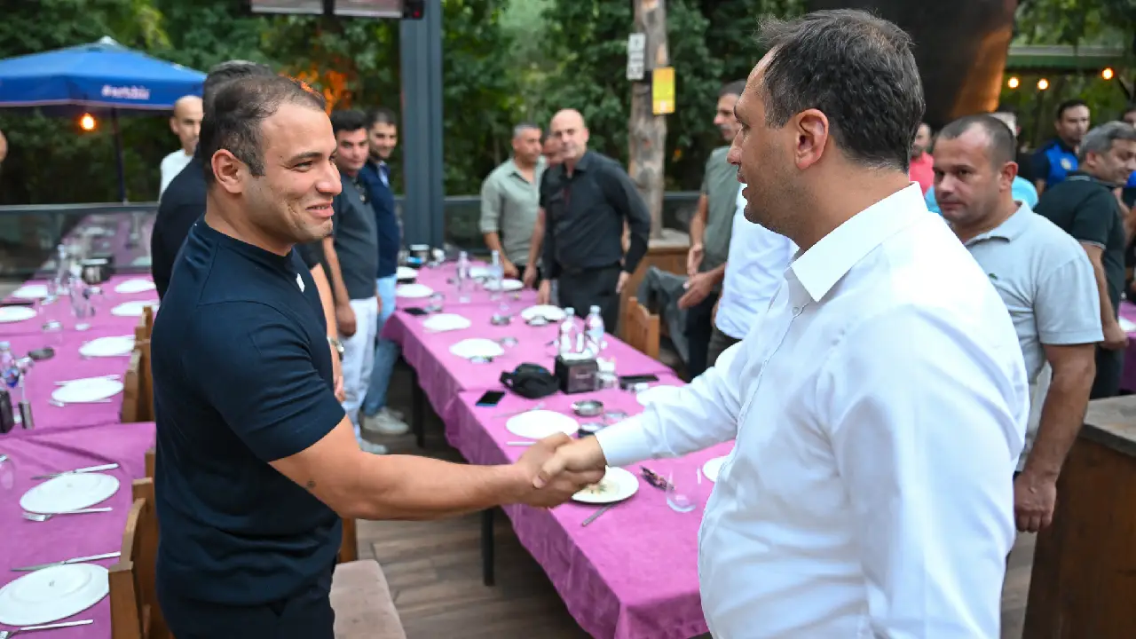 Başkan Eşki’den zabıtaya tam destek: “Hepinizden razıyım, Bornova için birlikte çalışacağız”