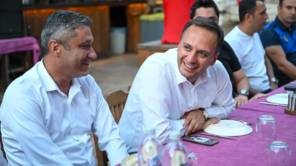 Başkan Eşki’den zabıtaya tam destek: “Hepinizden razıyım, Bornova için birlikte çalışacağız” 1 Başkan Eşki’den zabıtaya tam destek: “Hepinizden razıyım, Bornova için birlikte çalışacağız”