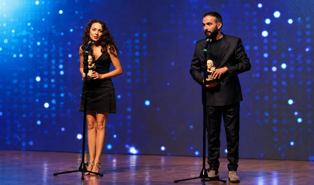 İzBBŞT, 7. Özdemir Nutku Tiyatro Ödülleri’nden "Yılın Ansamblı" başta olmak