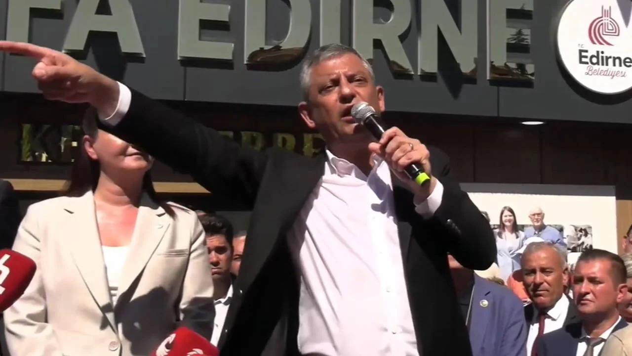 Özel'den köprü ve otoyol özelleştirmelerine tepki: "Seneye hepsini devletleştireceğiz"