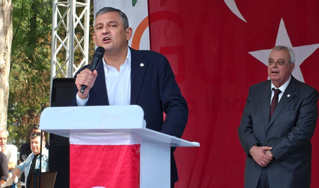 YENİ Parti Genel Başkanı Özgür Özel, Bornova Büyükpark’ta 6 bin
