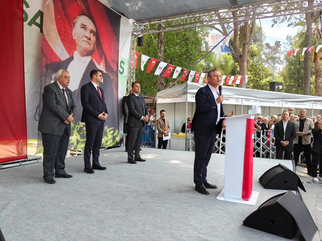 Özgür Özel Bornova’dan meydan okudu: "Sandığa varacağız, iktidarı değiştireceğiz"