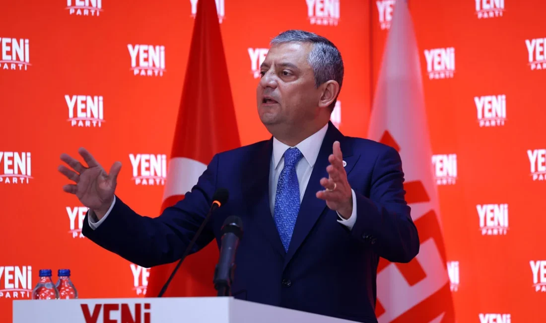 İzmir programı kapsamında Gaziemir ilçe ön seçimlerine katılarak partililerine seslenen