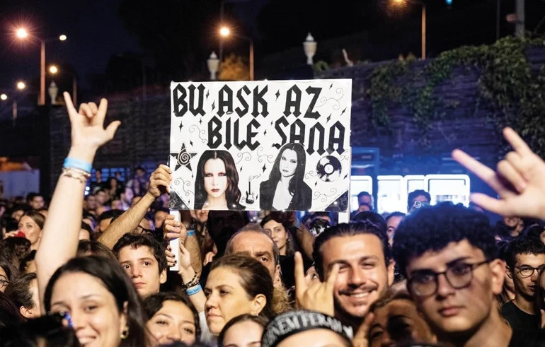 Şebnem Ferah’tan İzmir’de uzun yıllar sonra tarihi rock gecesi 2 Şebnem Ferah’tan İzmir’de uzun yıllar sonra tarihi rock gecesi