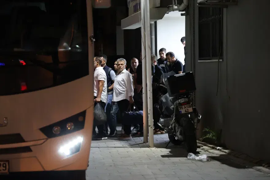 Seferihisar Belediyesi soruşturmasında şüpheliler Adliye'de