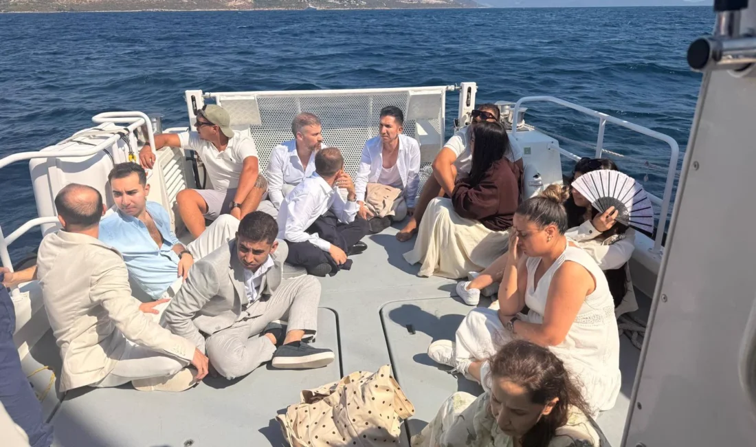 Muğla’nın Milas ilçesi açıklarında, göze batmamak için lüks yelkenli ve