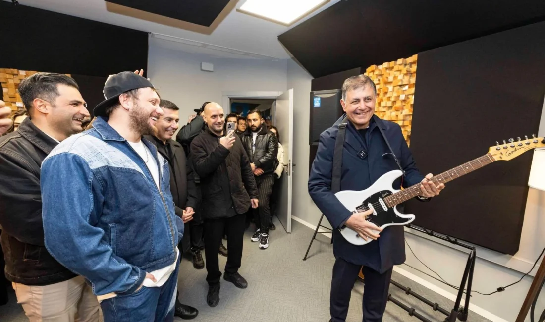İzmir Büyükşehir Belediyesi’nin gençlerin müzik üretimine ücretsiz erişimini desteklemek amacıyla