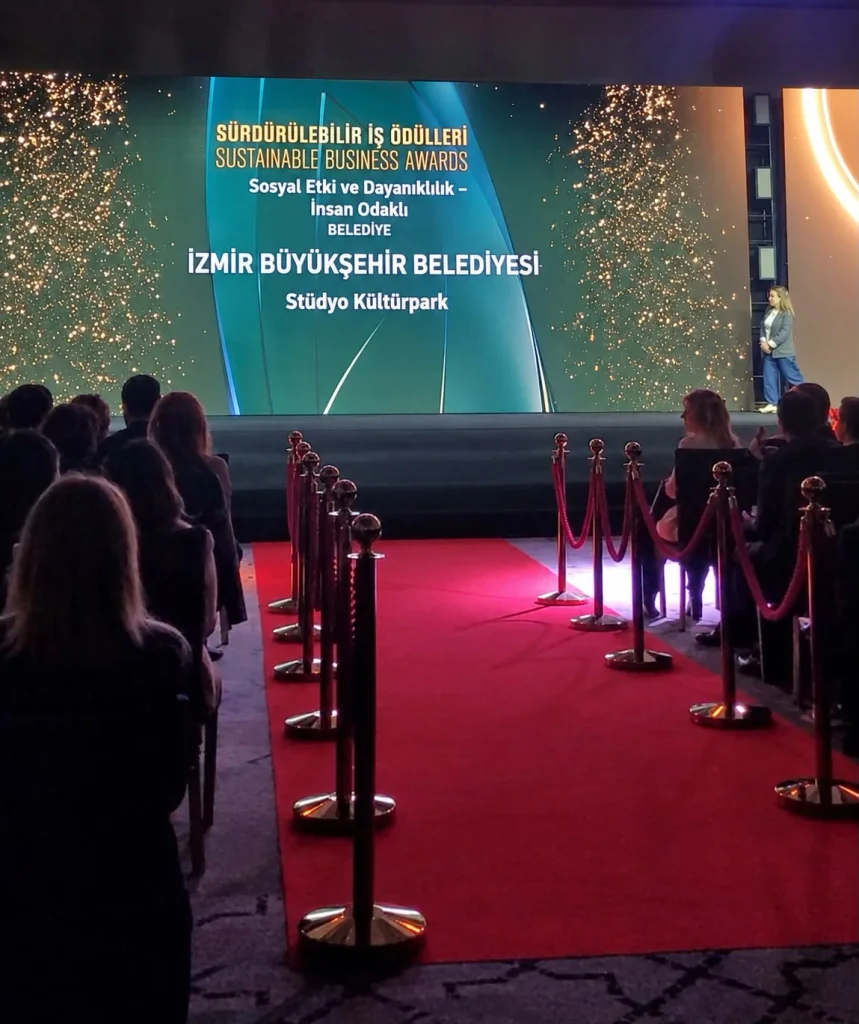 Stüdyo Kültürpark’a sosyal etki ödülü: Fırsat eşitliğine ulusal takdir