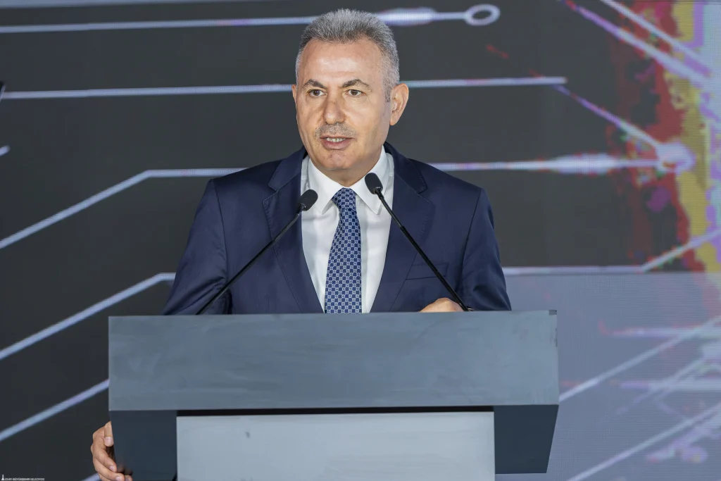 İzmir'e dev teknoloji yatırımı: Ege'nin en büyük veri merkezi açıldı 7 İzmir'e dev teknoloji yatırımı: Ege'nin en büyük veri merkezi açıldı