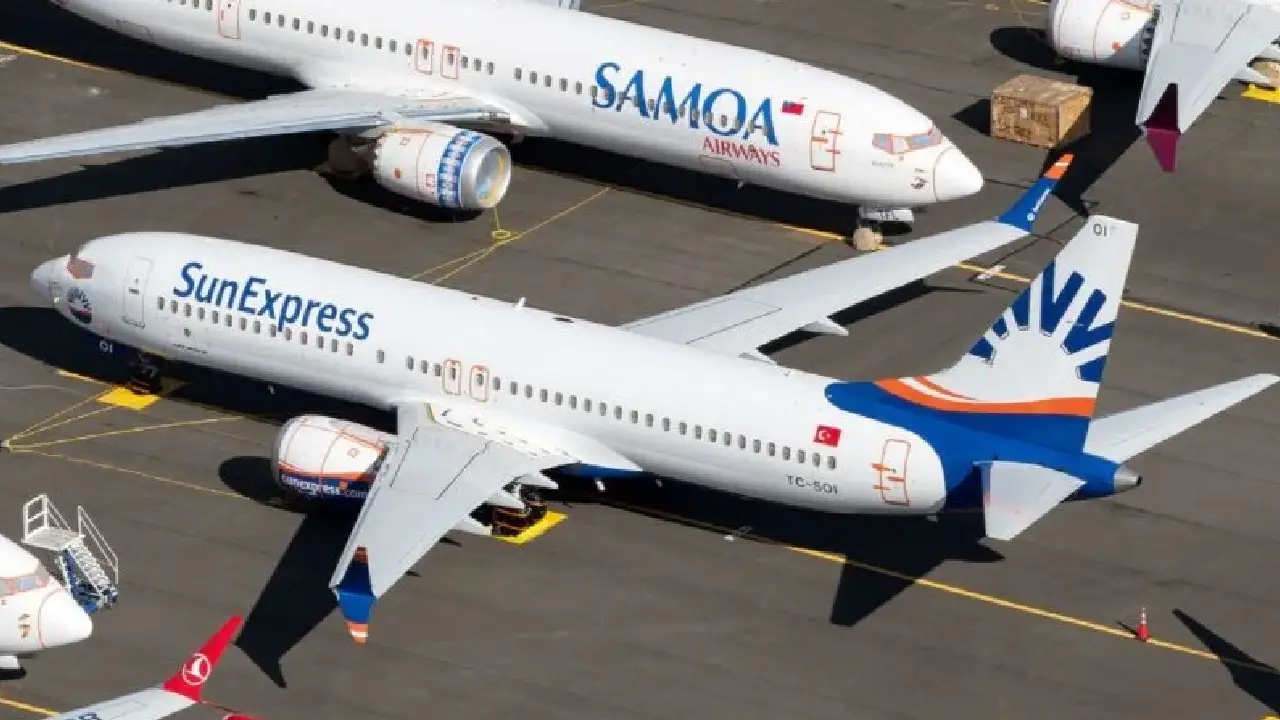 SunExpress'in İzmir-Viyana seferini yapan Boeing 737 tipi yolcu uçağı, kalkıştan