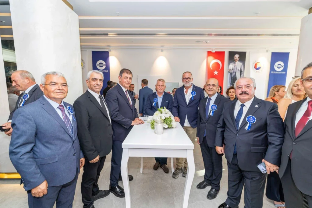 Başkan Cemil Tugay İzmir sanayisine yeni rotayı çizdi: "Dönüşümün öncüsü olmalıyız!" 5 Başkan Cemil Tugay İzmir sanayisine yeni rotayı çizdi: "Dönüşümün öncüsü olmalıyız!"