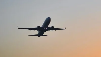 Flydubai şirketine ait Dubai-Tel Aviv seferini yapan yolcu uçağında kokpitte